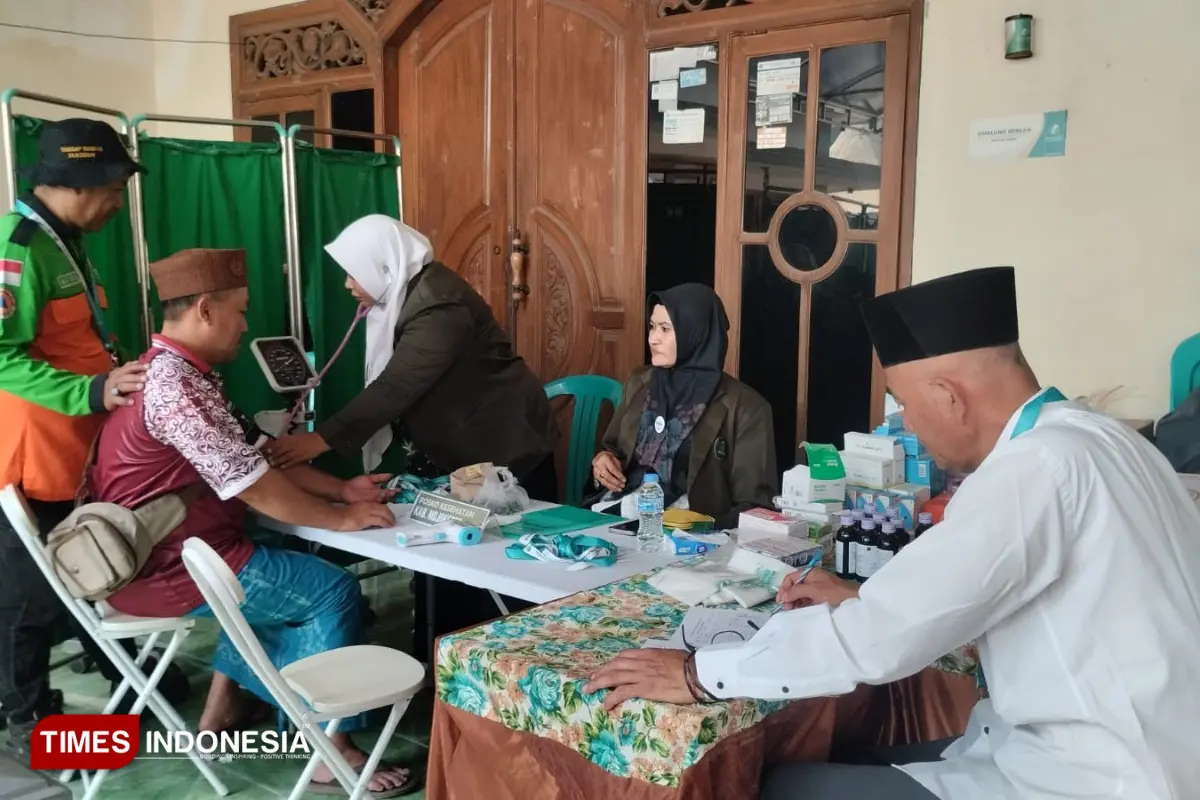 Cuaca Panas dan Debu di Jombang Picu Keluhan Batuk&Pilek Muktamirin