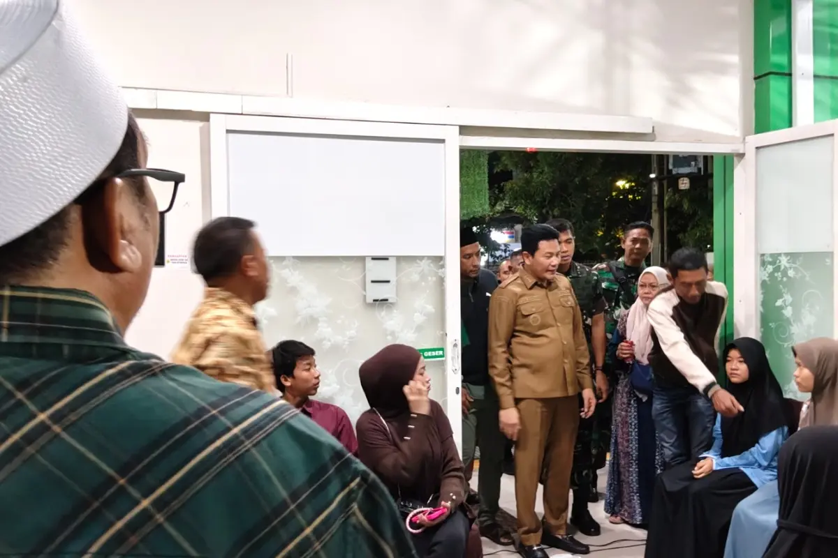 Bupati Sidoarjo Pastikan Santri Ponpes Manbaul Hikam Sudah Ditangani, SPPG Akan Dievaluasi