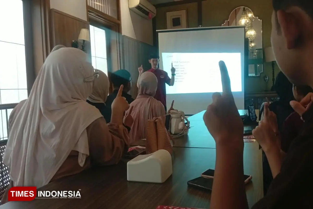 Kopi Cinta Ajak Masyarakat Kenal Budaya Tuli Lewat Kelas Bahasa Isyarat