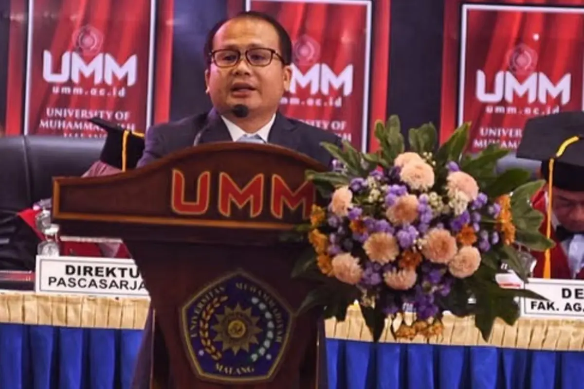 Wisuda UMM Periode 123, Endang Tirtana Ingatkan Makna Pendidikan di Era AI