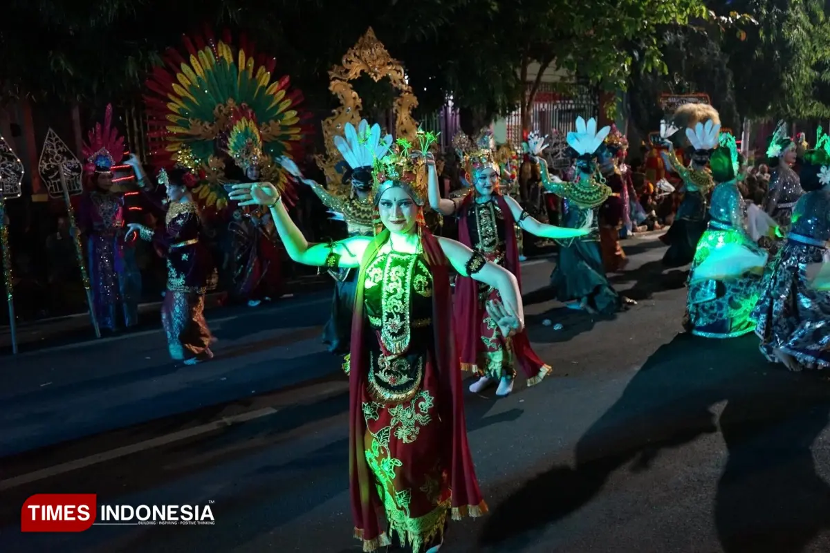 Swarga Katulistiwa Warnai Madiun Spectra Carnival 2026, Unipma Madiun Tampilkan Harmoni Tradisi Indonesia