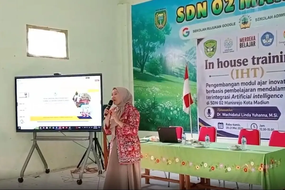 Giatkan Digitalisasi: Dosen Unipma Madiun dan Guru SDN 02 Manisrejo Integrasikan AI dalam Modul Ajar