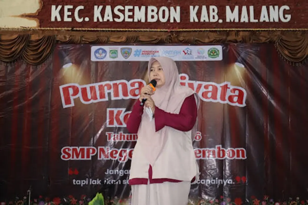 Purnawiyata SMPN 1 Kasembon Malang Berikan Reward kepada Peraih Nilai TKA Terbaik