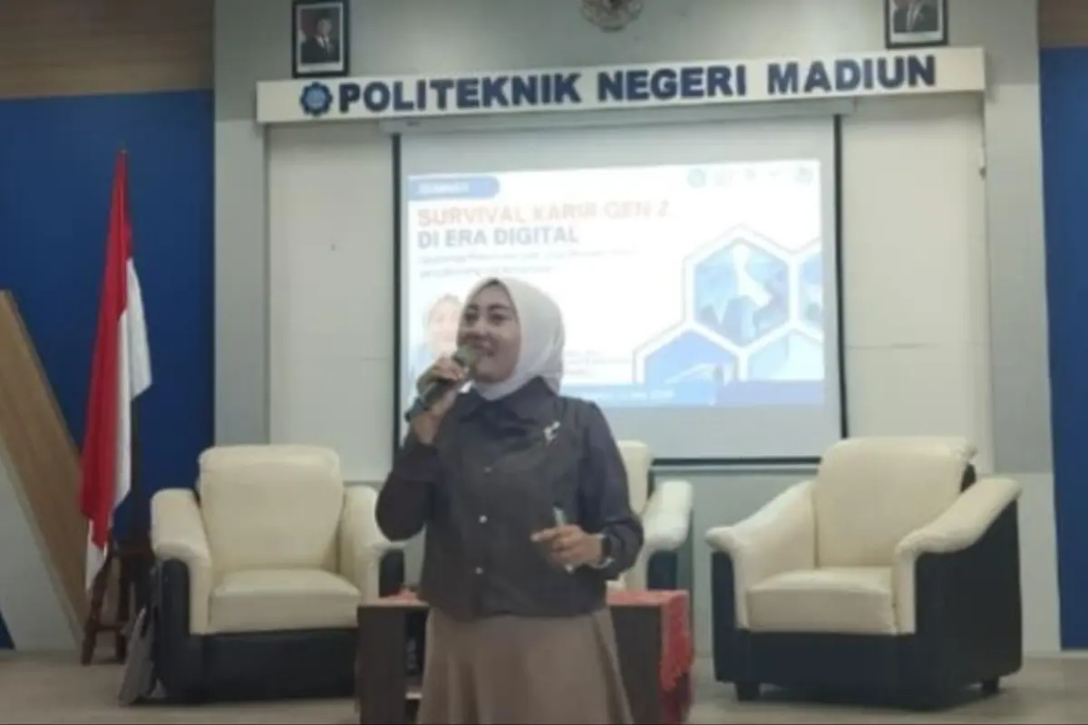 Sukses Ala Gen Z: Dosen UNIPMA Sampaikan Strategi Survival Karir di Politeknik Negeri Madiun