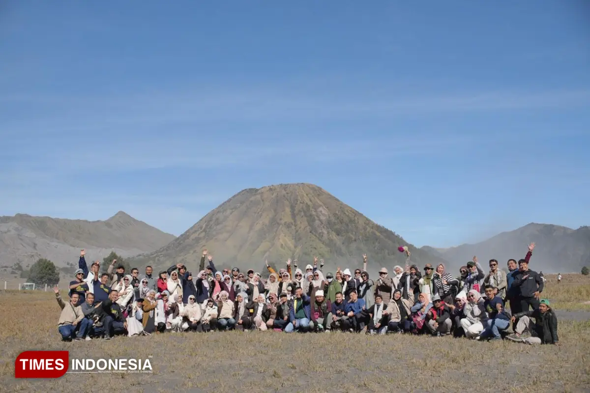 Prodi PGMI FAI UNISMA Ajak Peserta Mukernas XII PD-PGMI Indonesia Jelajahi Pesona Gunung Bromo