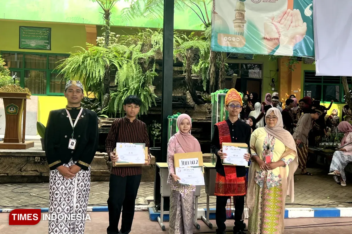 Lomba Photo Essay UM Mengajar, Siswa MAN 1 Malang Diajak Merawat ...