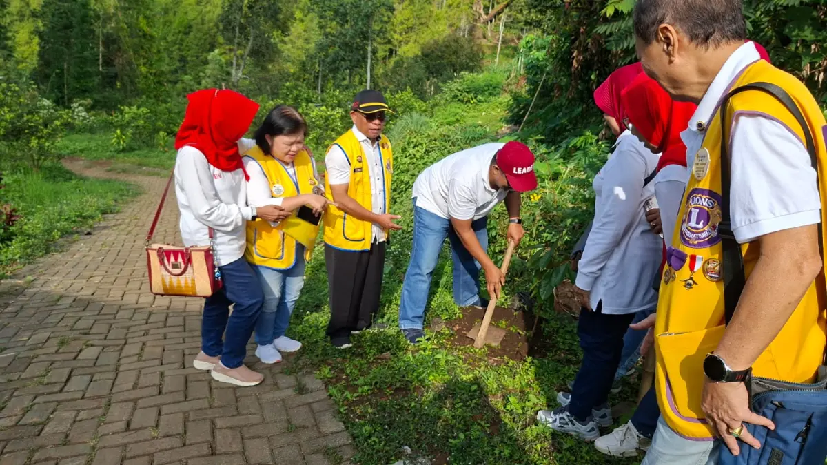 Lions Club IKA UNS Malang 3