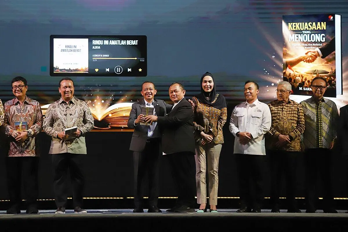 Sarmuji Luncurkan Buku 'Kekuasaan Yang Menolong', Refleksi Spiritual Perjalanan Politik