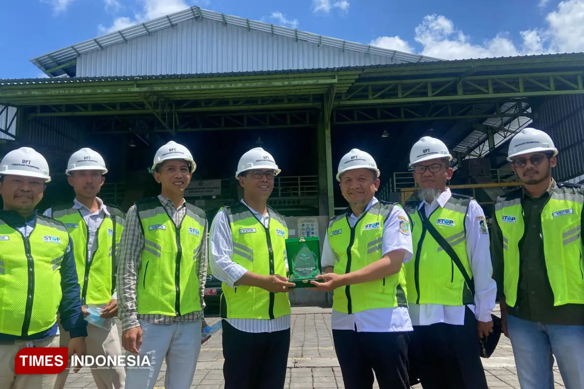 Rektor UIMSYA Blokagung Banyuwangi