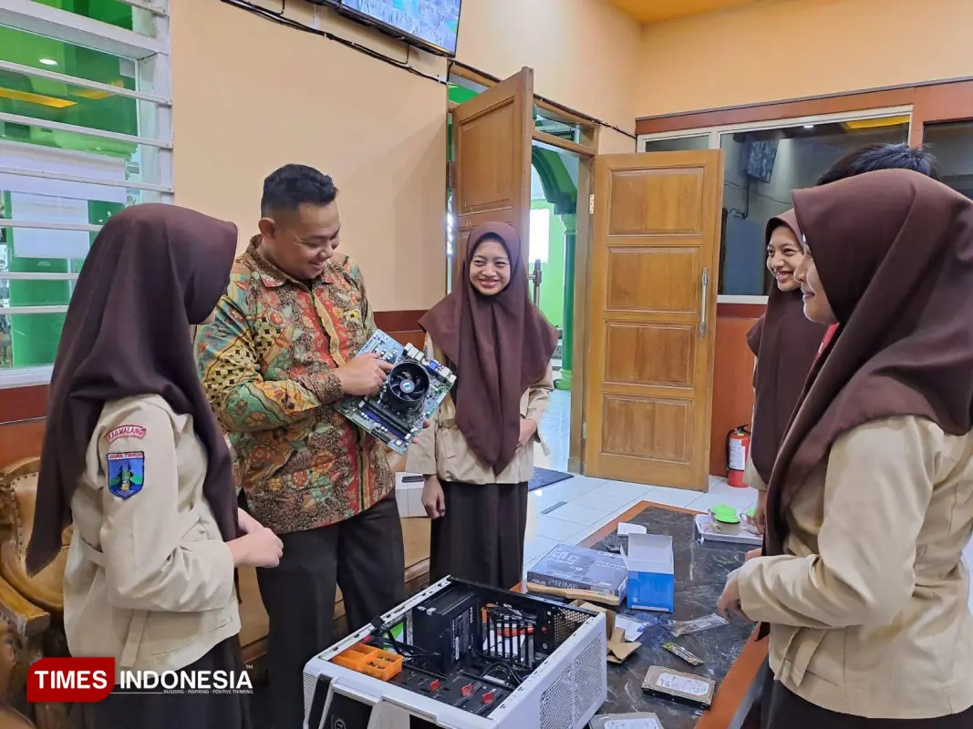 SMA Islam NU Pujon - 2