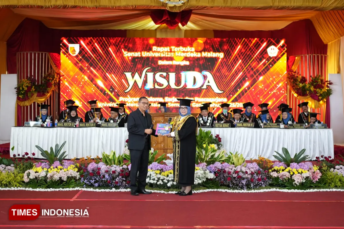 Wisuda Unmer malang - 1