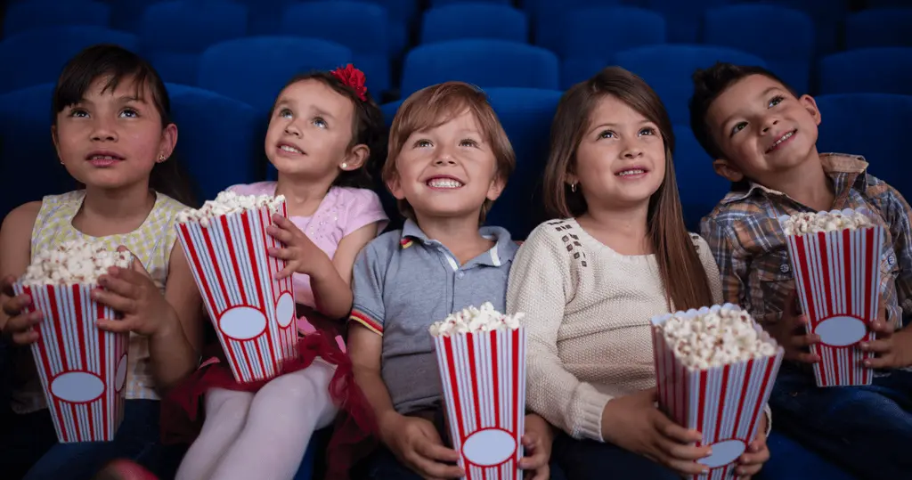 Makan Popcorn
