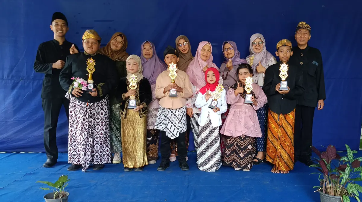 Catwalk Baju Adat