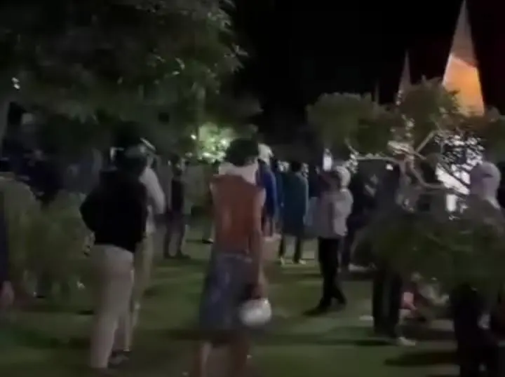 Polres Malang pecah kaca