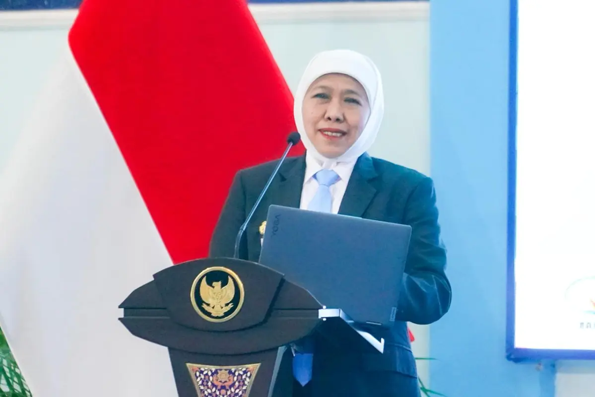 Gubernur Khofifah Universitas Hang Tuah 2