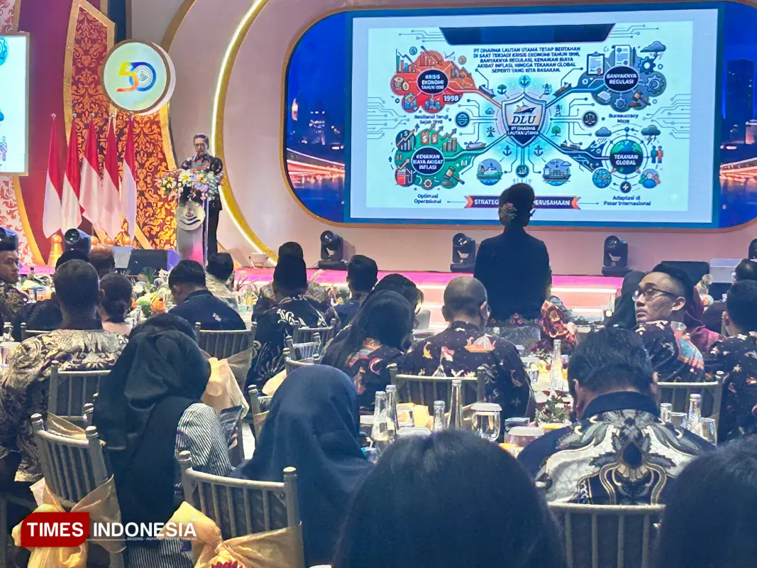 Direksi PT DLU bersama Gubernur Jatim Khofifah