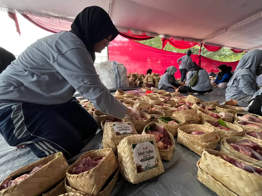 besek daging kurban