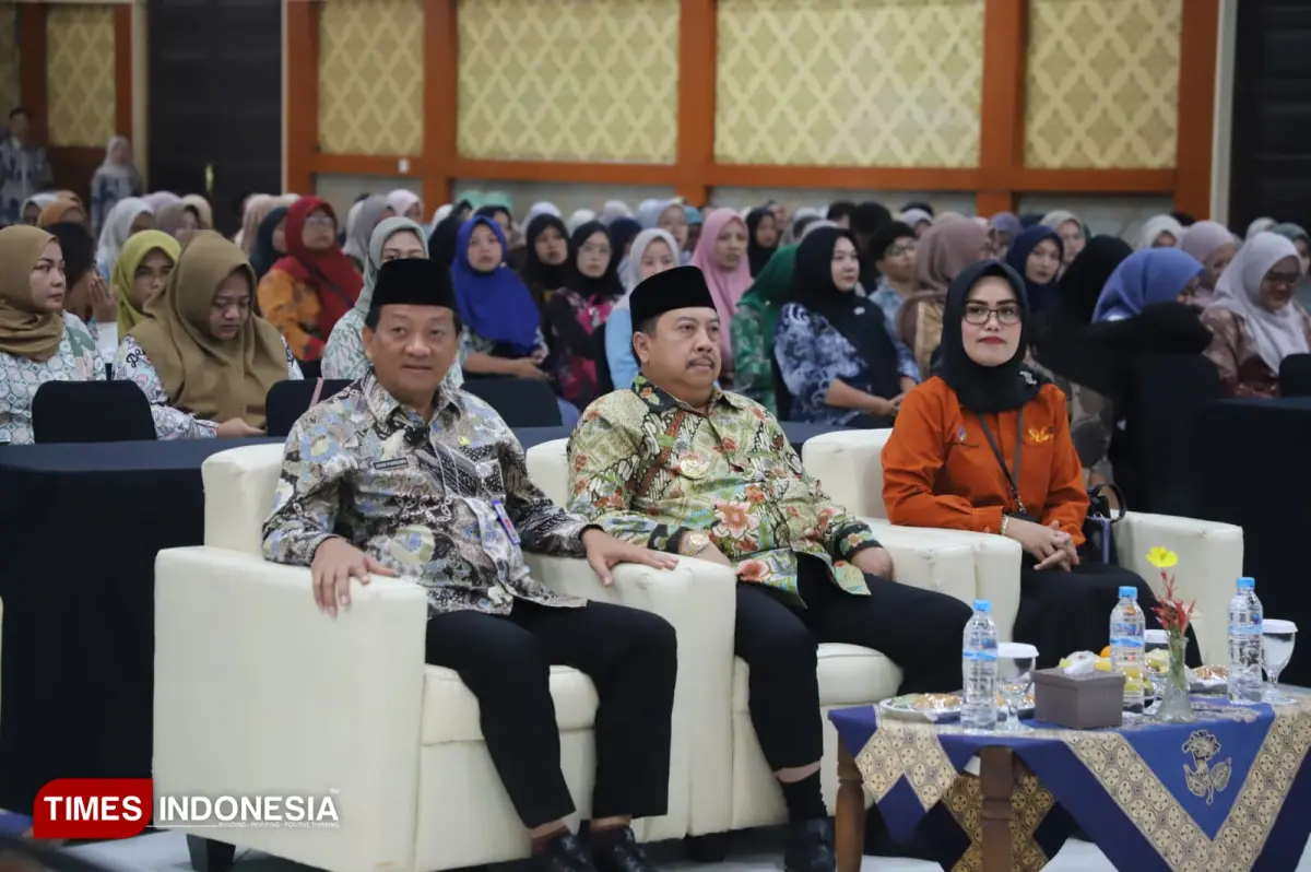 Bupati Jombang Warsubi 2