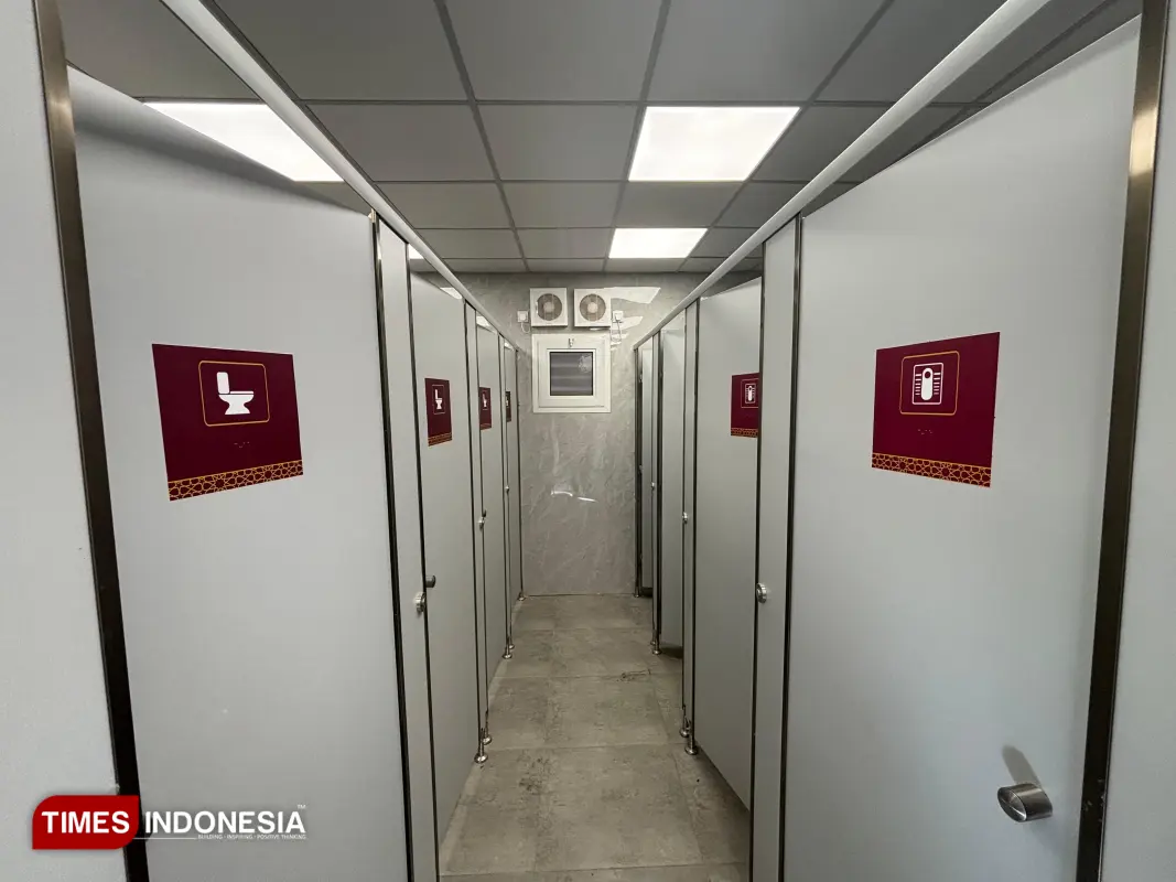 toilet di Mina