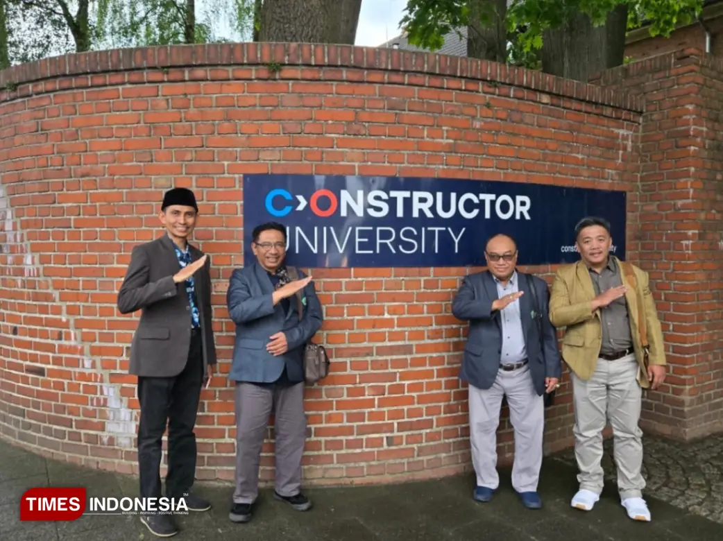 Rektor UNISMA bersama jajaran saat berada di Cobstructor University. (FOTO: Humas UNISMA for TI)