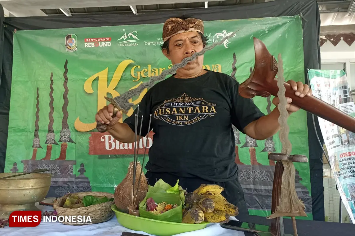 Keris Suro