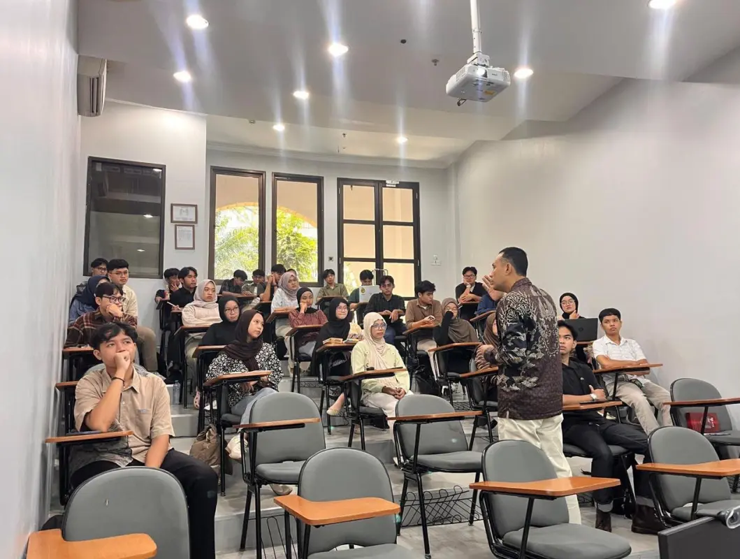 Prof. Dr. Mohamad Fazli Sabri saat memaparkan materi. (FOTO: Istimewa)