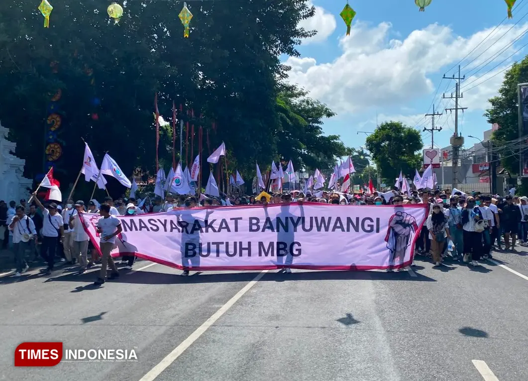 Ribuan massa FMBG Dukung Program turun jalan. (Foto: Fazar Dimas/TIMES Indonesia).