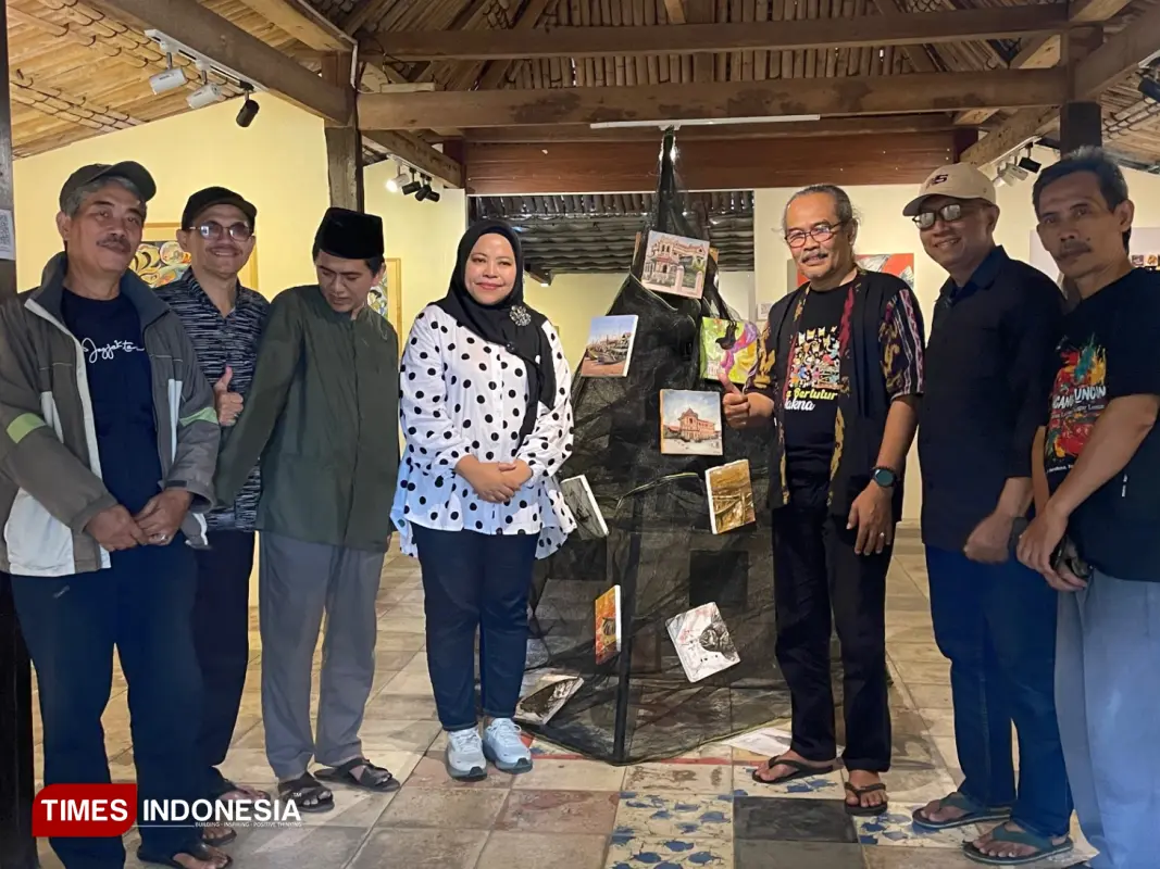 Pameran seniman Gresik di Yogyakarta (Foto: Akmal/TIMES Indonesia)