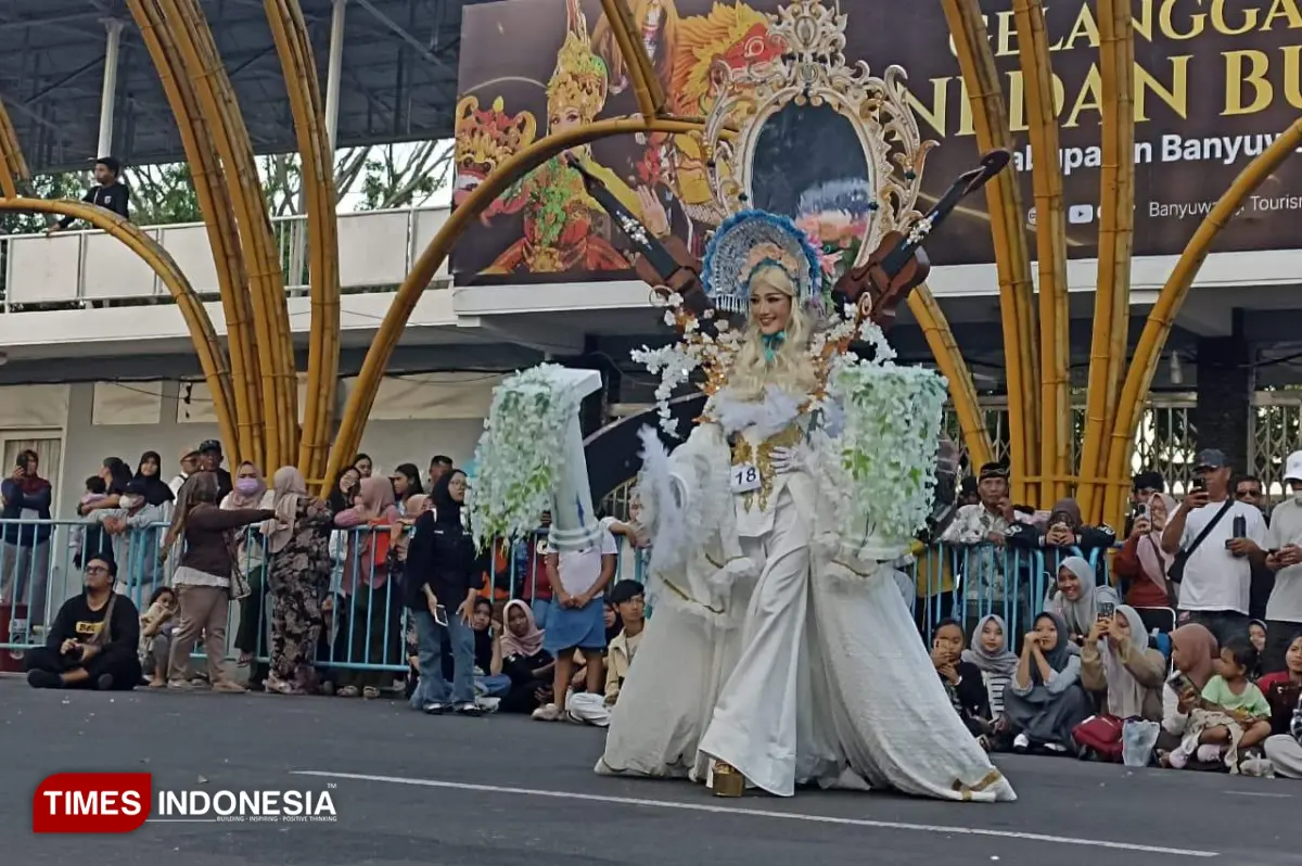 Diva saat tampil di hadapan dewan juri dan Bupati Banyuwangi, di Gesibu Blambangan. (FOTO: Ikromil Aufa/TIMES Indonesia)
