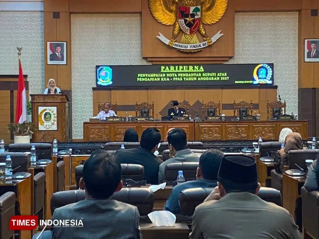 Suasana penyampaian nota pengantar KUA-PPAS TA 2027 di DPRD Banyuwangi. (Foto: Fazar Dimas/TIMES Indonesia).