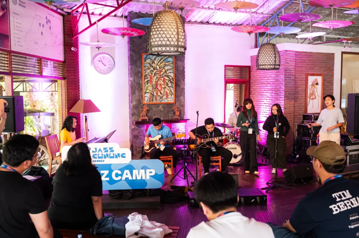 Intimate jazz camp gunung bromo. (FOTO: Istimewa)