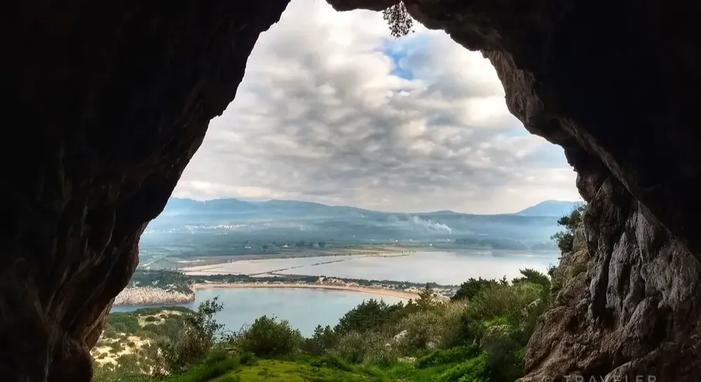 Nestor cave Yunani