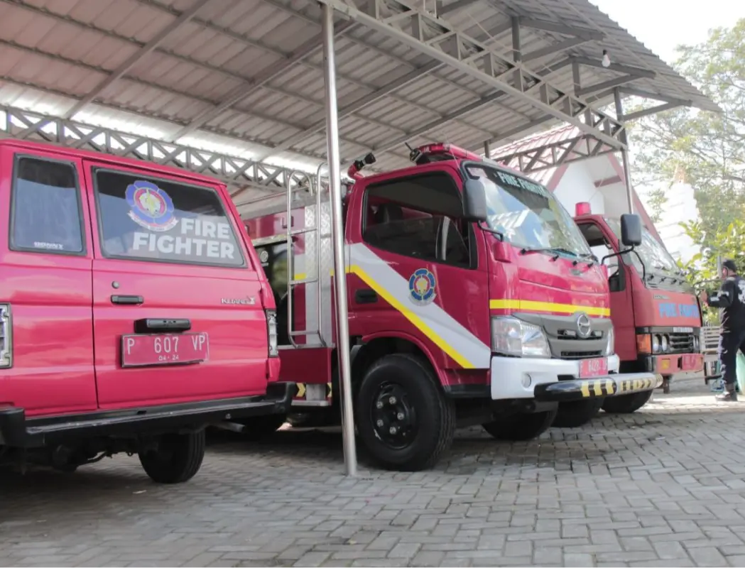 Beberapa unit mobil pemadam, salah satu ada yang sudah tua. (FOTO : Damkarmat Banyuwangi for TIMES Indonesia)
