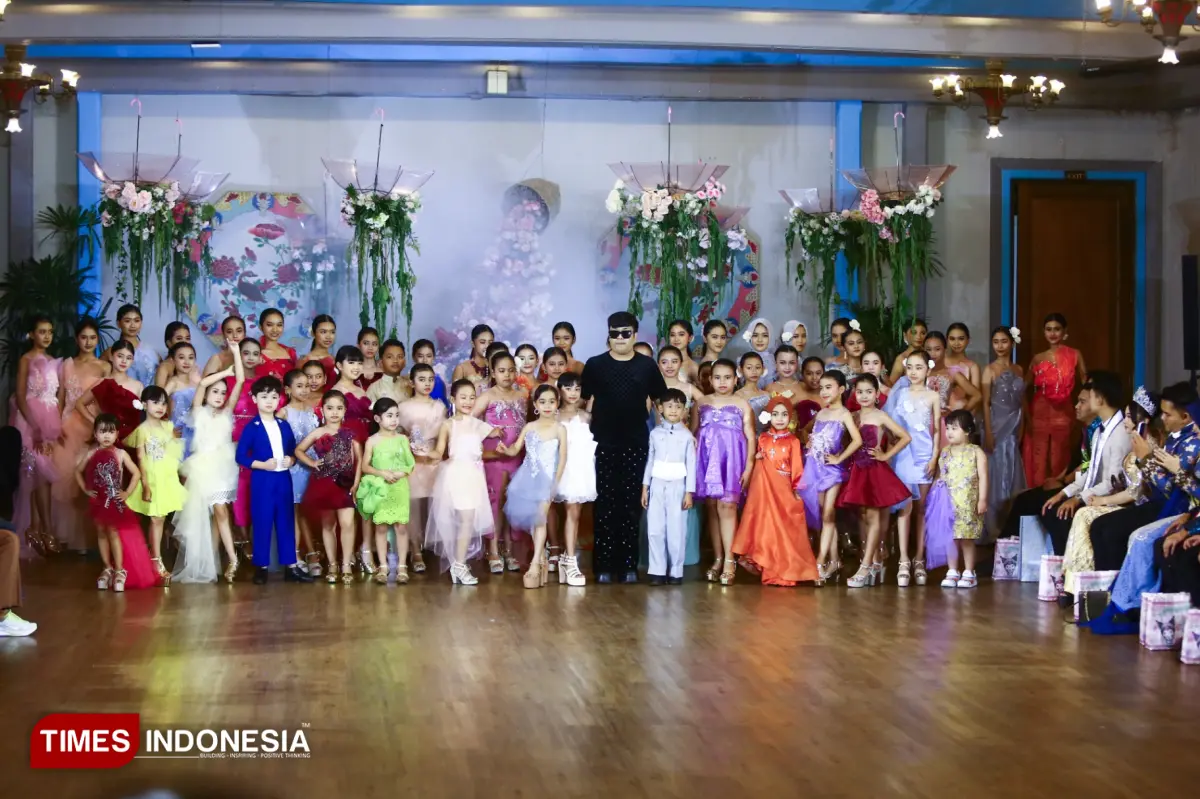 Bloom, Saat Coretan Masa Kecil Zack Menjelma Jadi 60 Gaun Pesta di ...