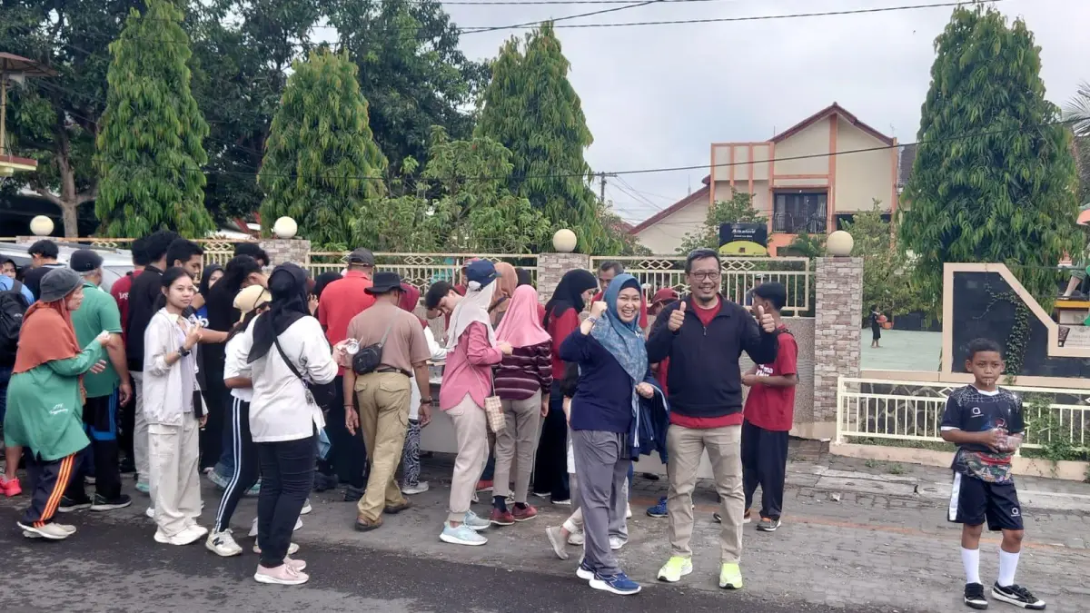 Hampir 1500 Peserta Meriahkan Fun Walk Widya Gama Malang 2026, Humas ...