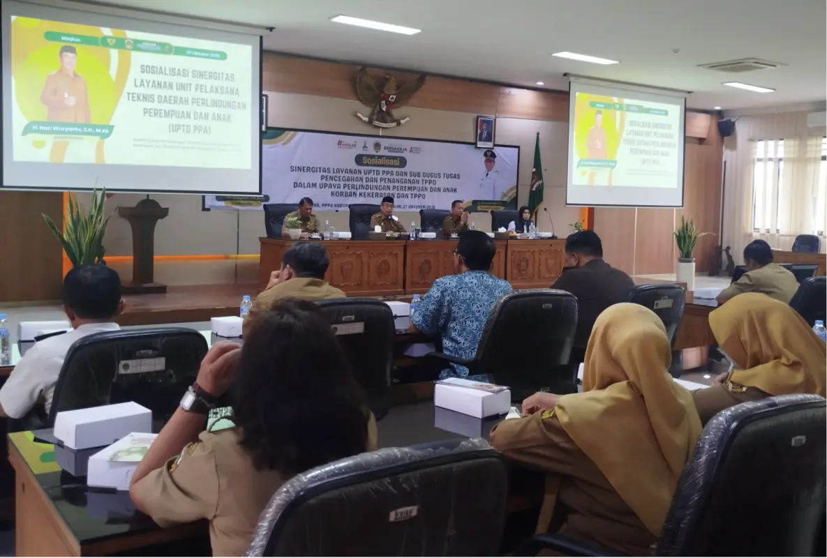 Bupati dan Wabup Madiun menyampaikan materi pencegahan kekerasan PPA dan TPPO. (Foto: Yupi Apridayani/Times Indonesia)