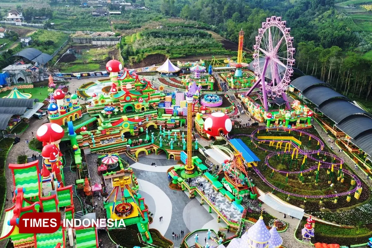 Wisatawan memasuki Tempat wisata Mikutopi - 1