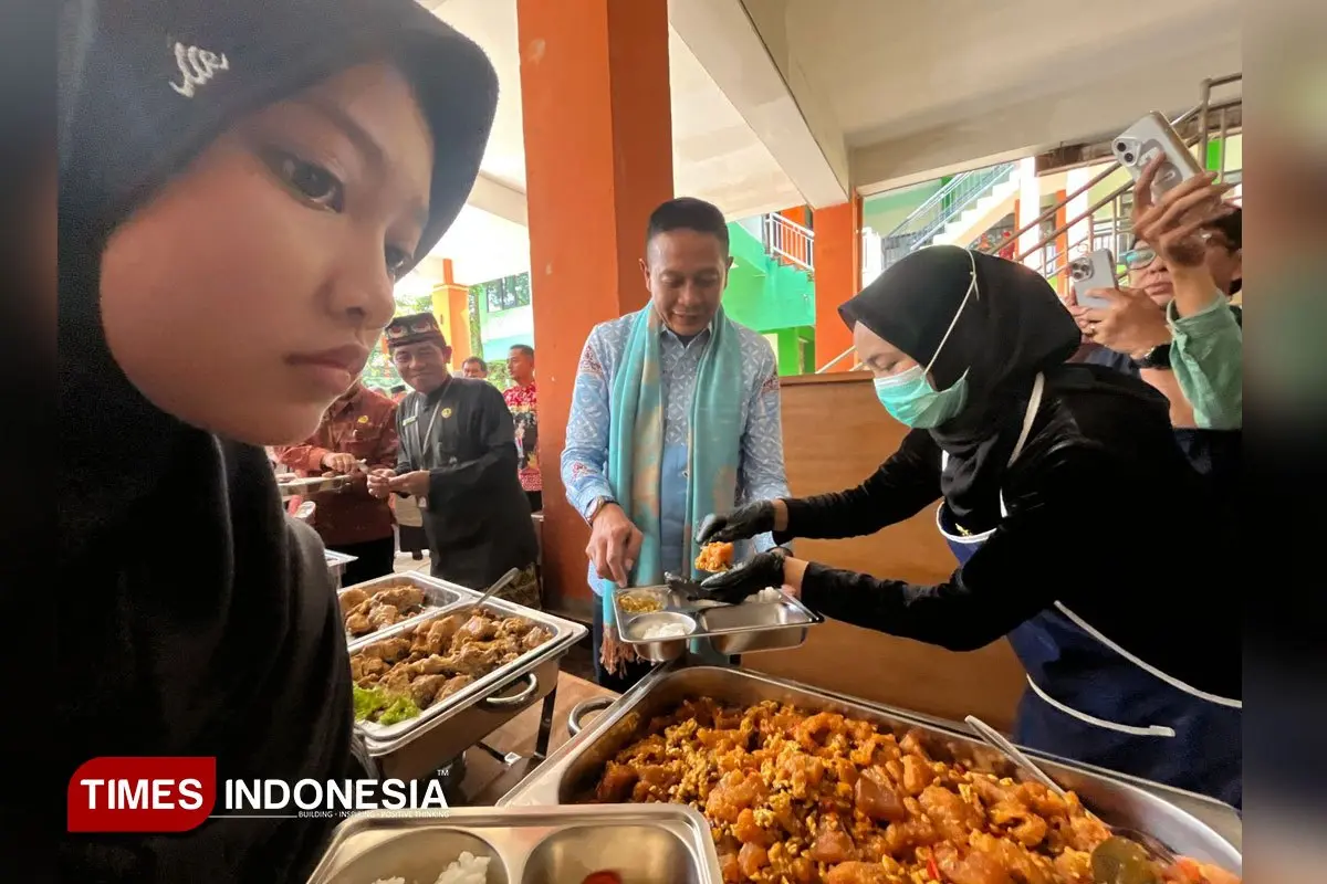 Presiden Prabowo Instruksikan Badan Gizi Nasional Tertibkan Dapur MBG