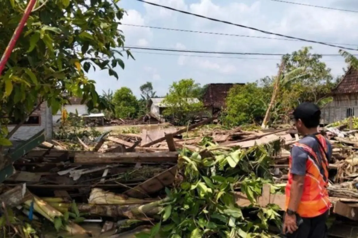 Dampak Banjir Demak, 12 Rumah Warga Hanyut Terbawa Arus