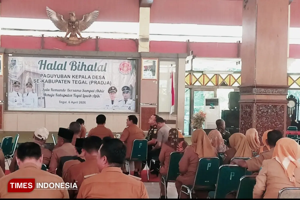 Sekali Sentil Seragam Baru Beres, Bupati Tegal Respons Cepat Aspirasi Paguyuban Kades