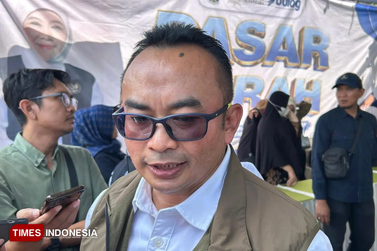 Harga Plastik Melonjak, Pemprov Jatim Dorong Cari Alternatif Penyuplai Bahan Baku
