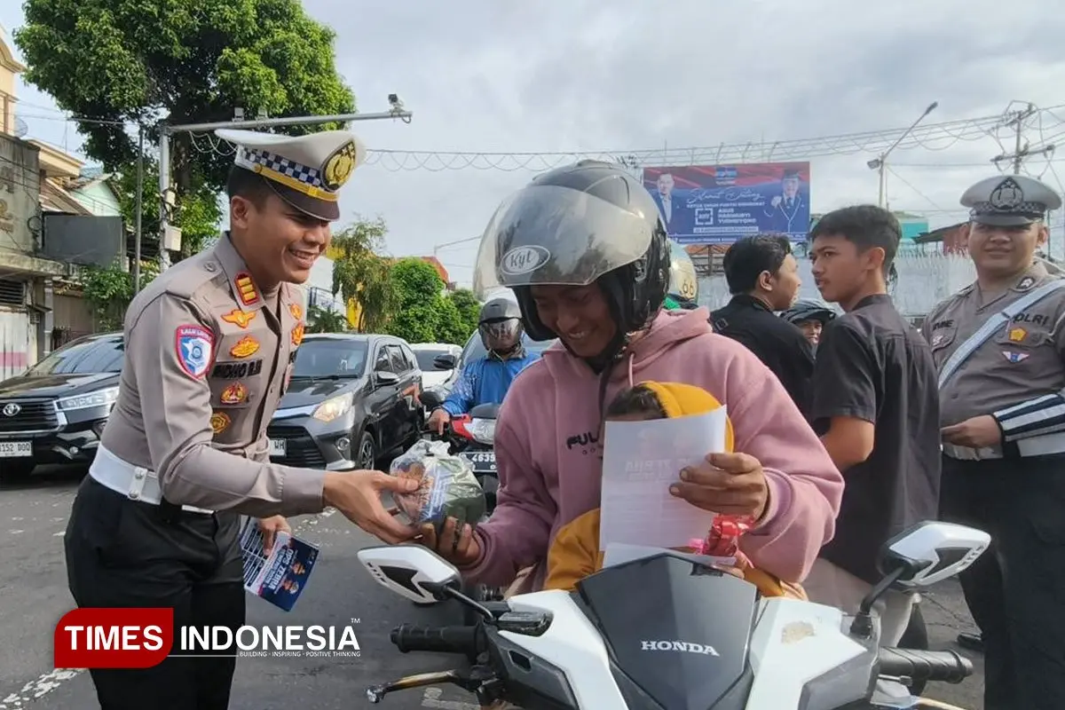 Polresta Banyuwangi Tekan Risiko Kecelakaan Akibat Merokok Saat Berkendara