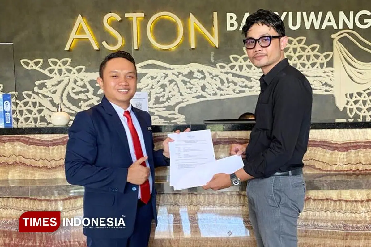 Rezeki Nomplok! Takdir Bayu Pemenang Hadiah Umroh Aston Banyuwangi Menuju Baitullah