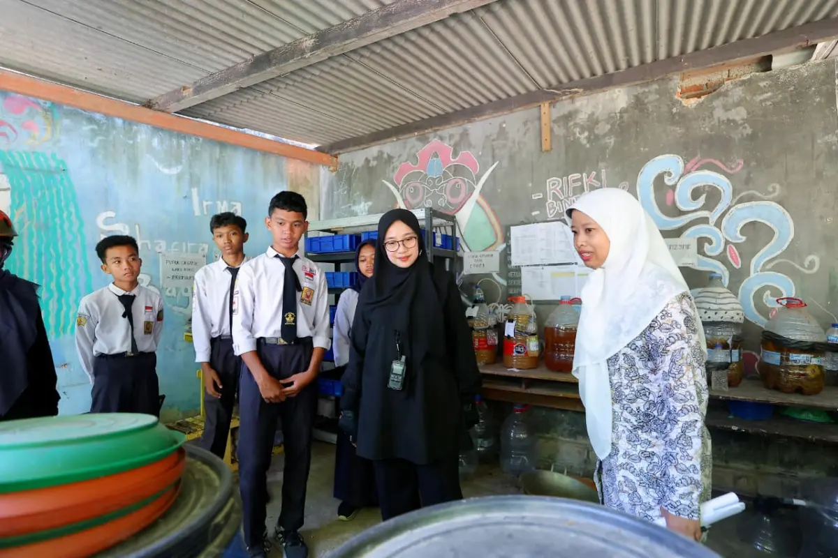 SMPN 3 Banyuwangi Manfaatkan Sisa Makanan MBG untuk Budidaya Maggot