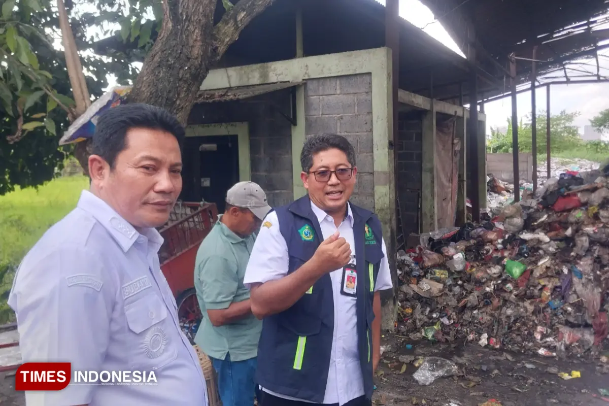 Bupati Sidoarjo Sidak TPS3R Terungkulon, Perintahkan DLHK Bersihkan Tumpukan Sampah