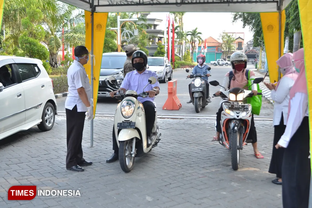 Belasan Korban Diduga Tertipu SK PNS Palsu, Sempat 'Ngantor' di Pemkab Gresik