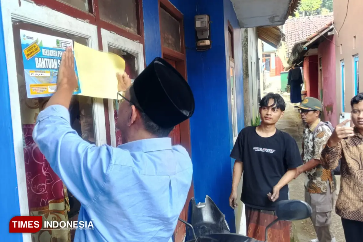 Bansos 2026 di Majalengka Kian Transparan: Ditempel Stiker, Penerima Diawasi Langsung