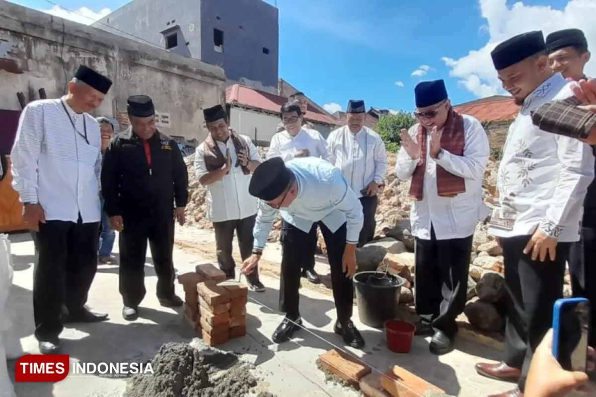 Letakkan Batu Pertama Pembangunan Musala Salimah, Ini Pesan Wali Kota Bukittinggi