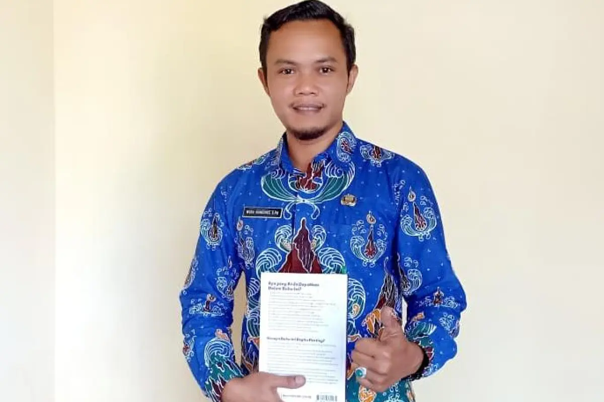 Wira Handoko, Guru SMPN 1 Donorojo Pacitan Raih Karya Jurnalistik Terbaik