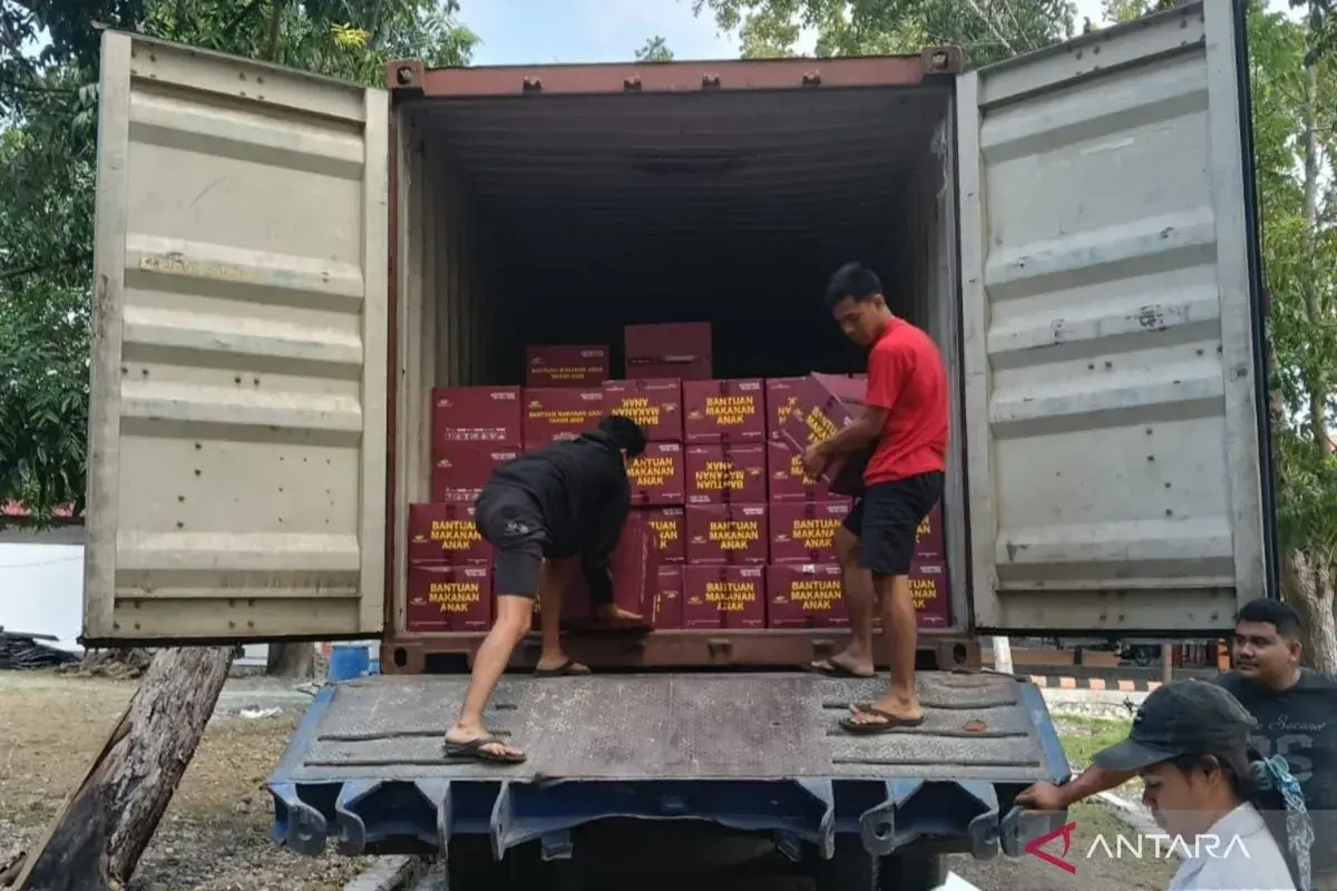 Kemensos Salurkan Ribuan Paket Logistik untuk Korban Gempa Flores Timur